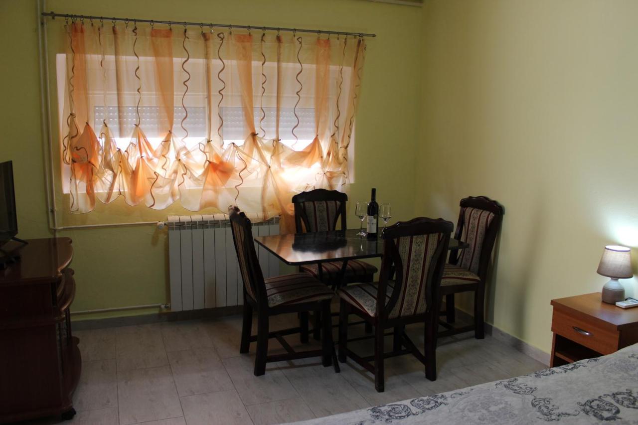 Apartmani Franovic Tivat Exteriér fotografie