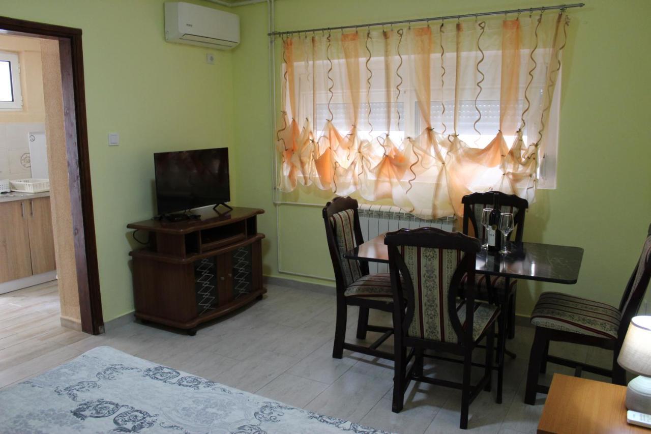 Apartmani Franovic Tivat Exteriér fotografie