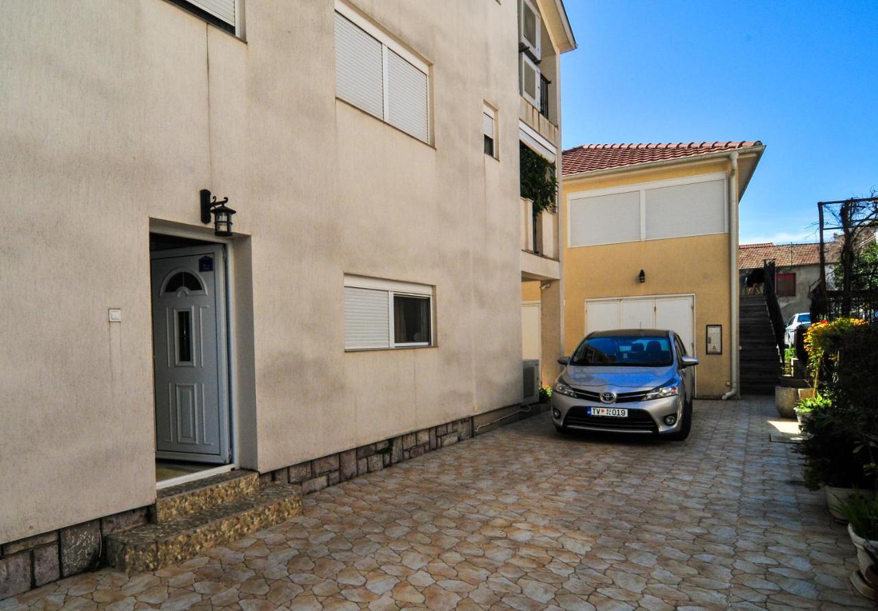 Apartmani Franovic Tivat Exteriér fotografie